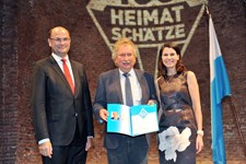 Heimatminister Albert Füracker und Kunstministerin Prof. Dr. med. Marion Kiechle prämieren 100 Heimatschätze